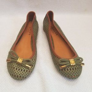 Comfortable walking flats. Brand new and unworn.